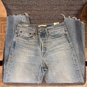 Raw Hem Levi’s Wedgie Jeans - Sz 28